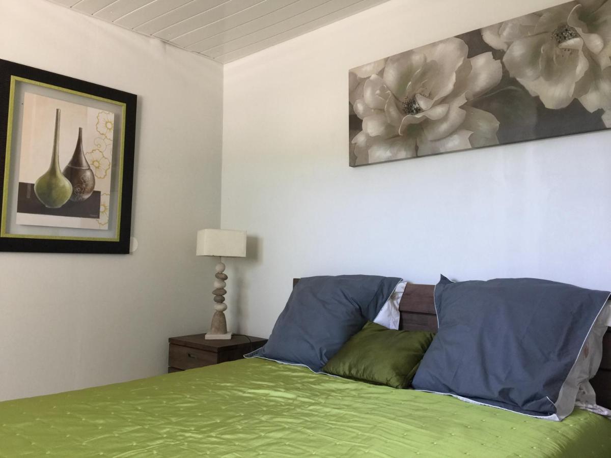Bed and breakfast L'oasis-LES ISSAMBRES Extérieur photo